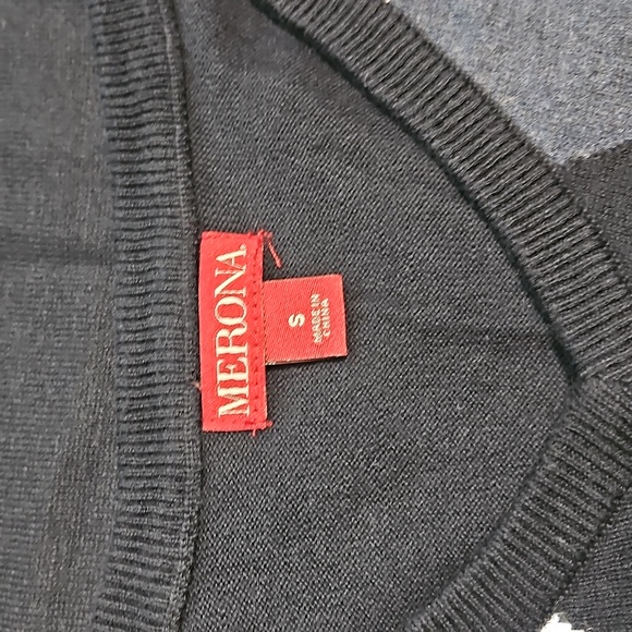 Merona V-Neck Argyle Sweater in Navy and Blue - Picture 3 of 4